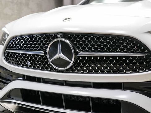 Certified 2023 Mercedes-Benz C 300 Sedan image 5