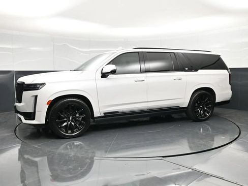 Used 2023 Cadillac Escalade ESV Sport Platinum w/ LPO, ONYX Package AWD/4WD image 9