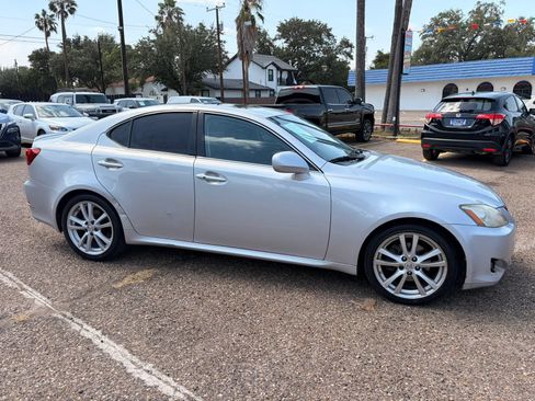 Used 2006 Lexus IS 250 w/ Preferred Accessory Pkg RWD image 16