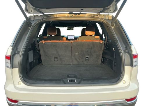 Used 2024 Lincoln Aviator Reserve w/ Equipment Group 201A image 24