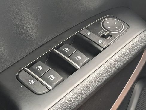 Certified 2025 Kia Soul LX w/ LX Technology Package FWD image 23