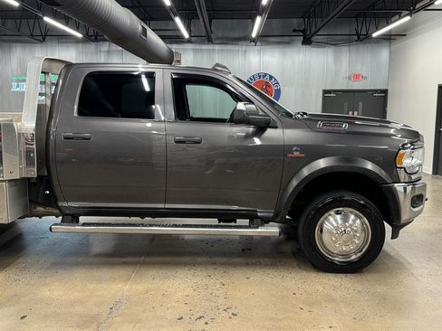 Used 2022 RAM 4500 Tradesman w/ Chrome Appearance Group AWD/4WD image 25