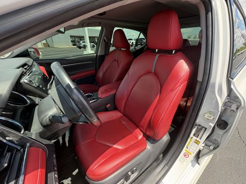 Used 2018 Toyota Camry XSE w/ Driver Assist Package FWD image 7