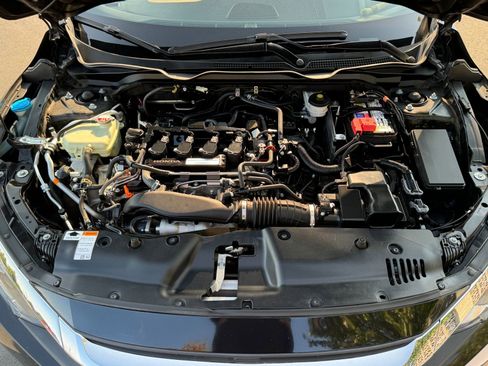 Used 2018 Honda Civic Touring image 30