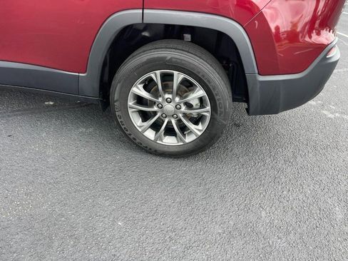 Used 2019 Jeep Cherokee Latitude Plus w/ Safety Group image 10