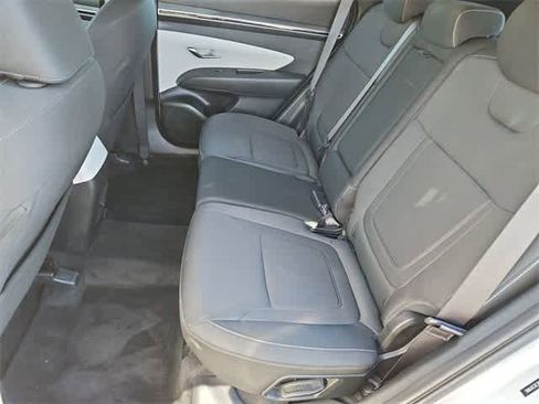 Certified 2022 Hyundai Tucson SE image 18