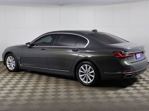 Used 2021 BMW 740i xDrive w/ Premium Package image 14