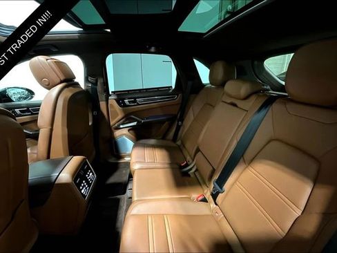 Used 2022 Porsche Cayenne Turbo image 27