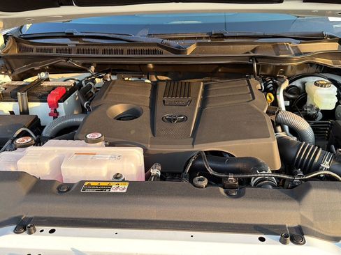 New 2026 Toyota Tundra Limited AWD/4WD image 33