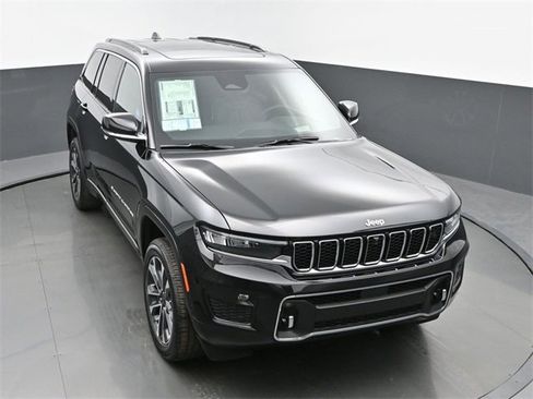 New 2025 Jeep Grand Cherokee Overland w/ Adv Protech Group III image 43