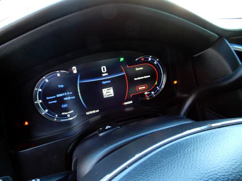 Used 2016 Cadillac Escalade Luxury image 17