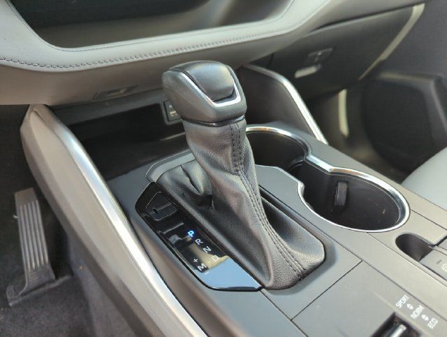 Used 2022 Toyota Highlander XLE FWD image 41