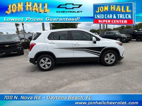 Used 2021 Chevrolet Trax LS FWD image 13