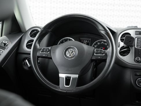 Used 2016 Volkswagen Tiguan SEL image 9