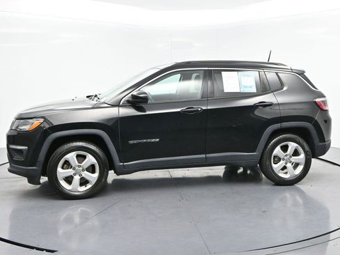 Used 2018 Jeep Compass Latitude FWD image 4