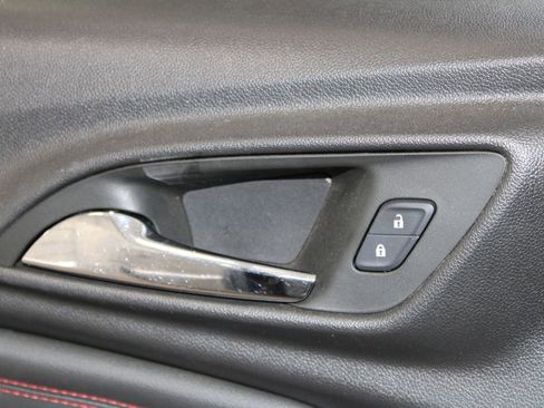 Used 2025 Chevrolet Trax RS w/ Driver Confidence Package FWD image 21