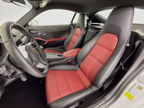 Certified 2025 Porsche 718 Cayman image 5