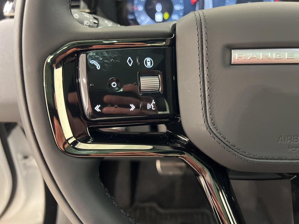 Certified 2026 Land Rover Range Rover Velar Dynamic SE AWD/4WD image 12