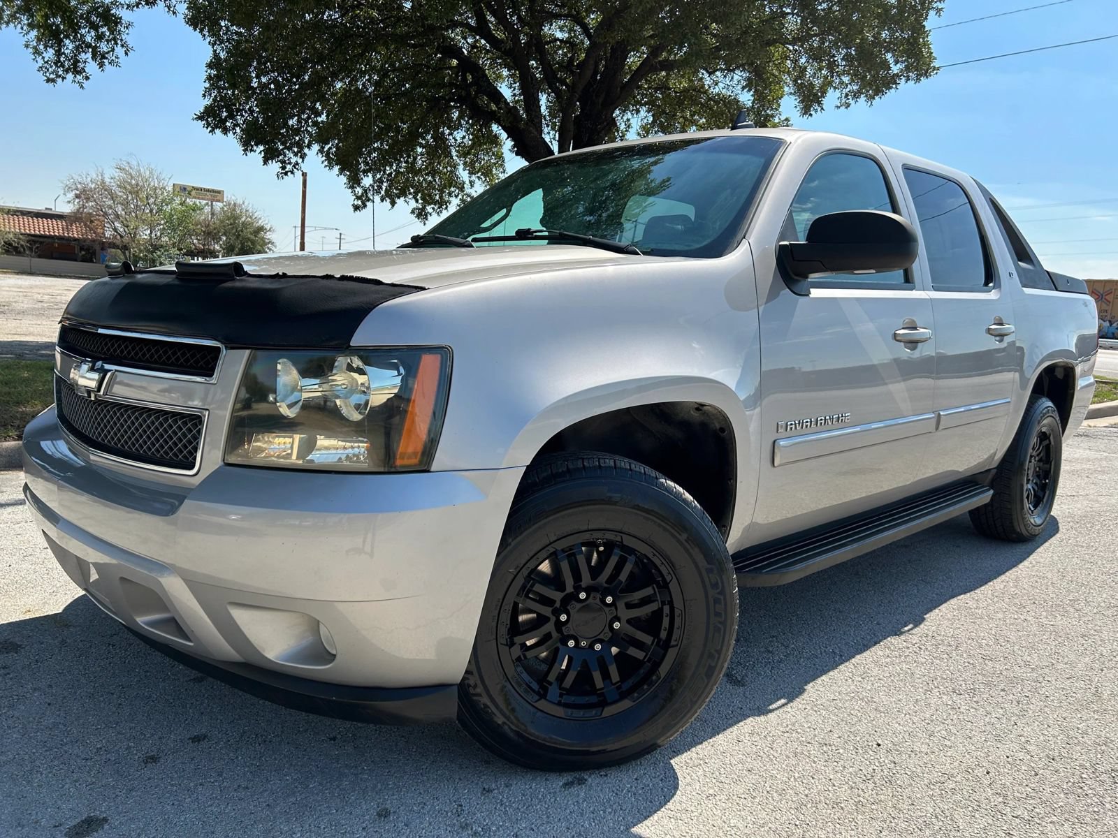 Used 2007 Chevrolet Avalanche LT w/ LT Preferred Equipment Group RWD image 2
