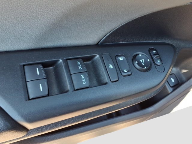Used 2019 Honda Civic EX-L image 9