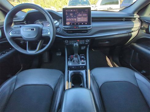 Used 2023 Jeep Compass Trailhawk image 15