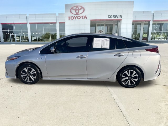 Used 2017 Toyota Prius Prime Advanced w/ Carpet Mat Package FWD image 2