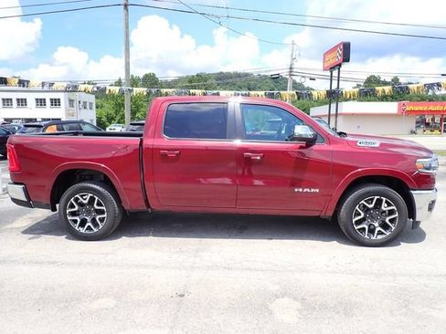Used 2025 RAM 1500 Laramie AWD/4WD image 9