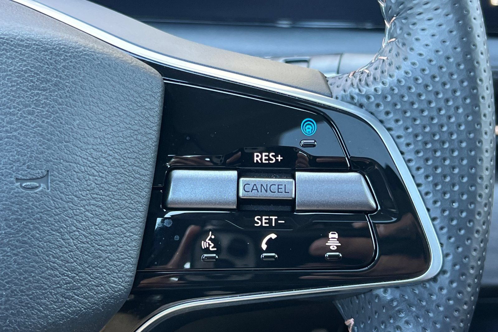 Certified 2024 Nissan Ariya FWD image 29