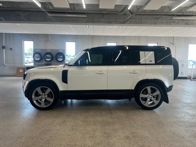 Used 2024 Land Rover Defender 110 SE AWD/4WD image 11