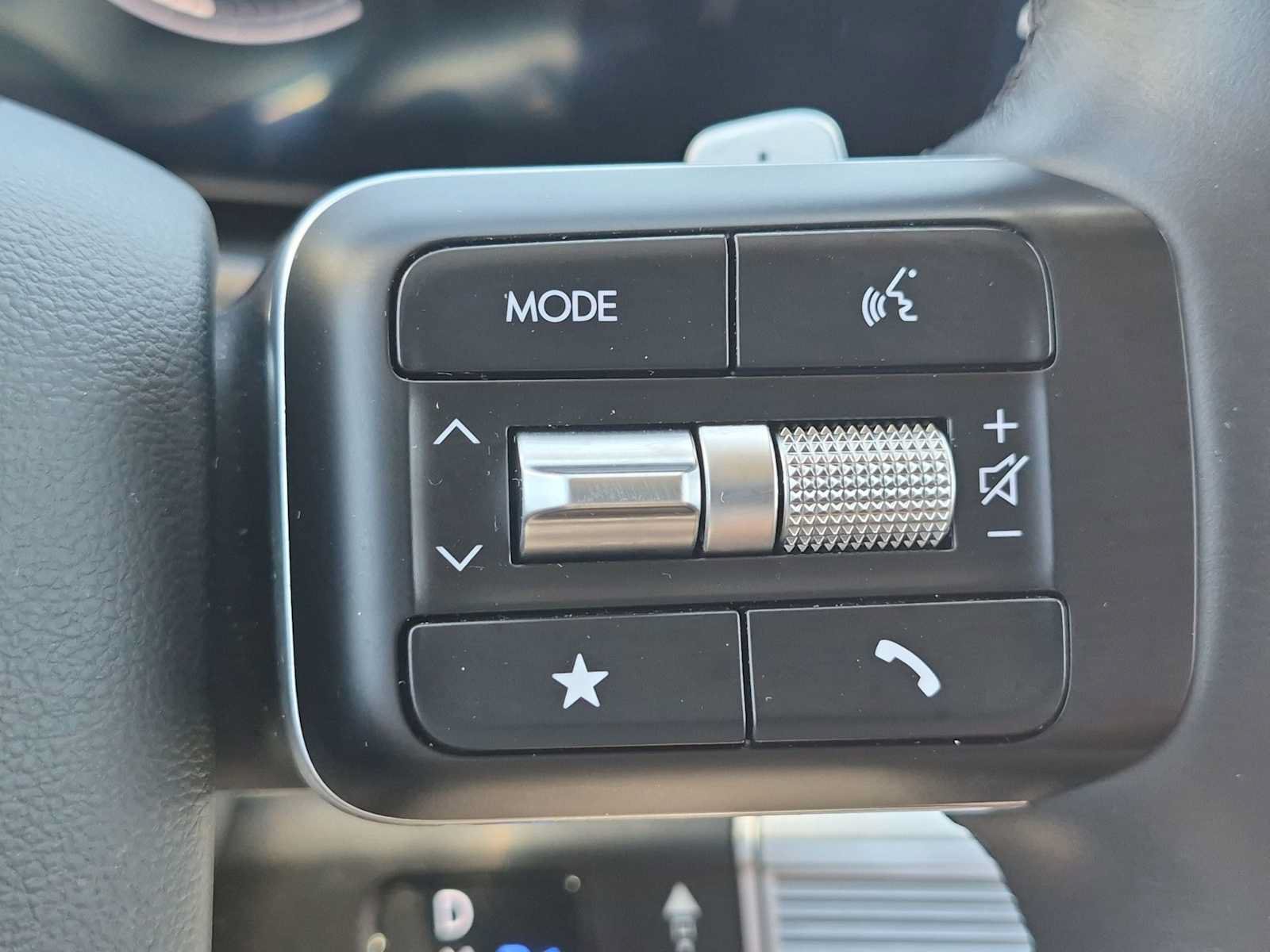 Certified 2026 Hyundai Santa Fe SEL FWD image 24