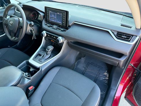 Used 2020 Toyota RAV4 LE image 13