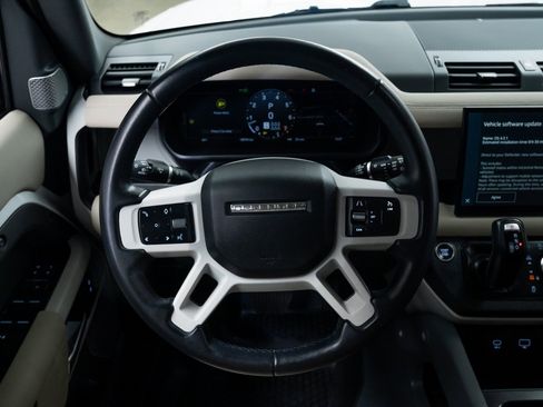 Used 2023 Land Rover Defender 130 S image 12