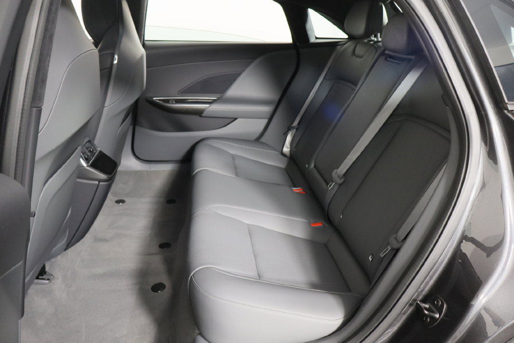 Used 2024 Lucid Air Pure RWD image 15