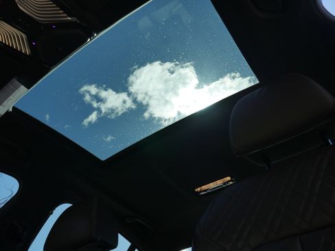 Used 2017 BMW 540i xDrive image 7