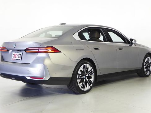 Used 2026 BMW 530i w/ Premium Package RWD image 7