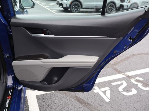 Used 2023 Toyota Camry SE image 29