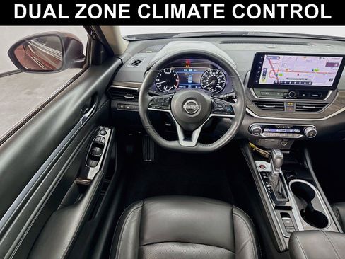 Used 2023 Nissan Altima 2.5 SL FWD image 2