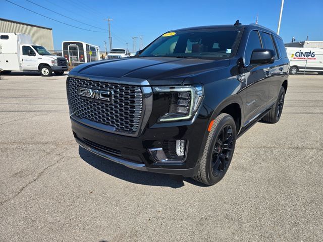 Used 2024 GMC Yukon Denali Ultimate AWD/4WD image 8