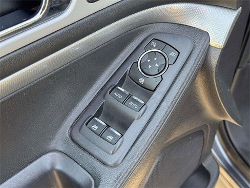 Used 2015 Ford Explorer XLT w/ Equipment Group 201B image 21