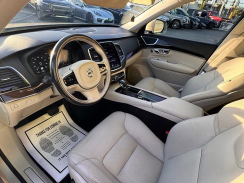 Used 2017 Volvo XC90 T6 Momentum w/ Vision Package image 11