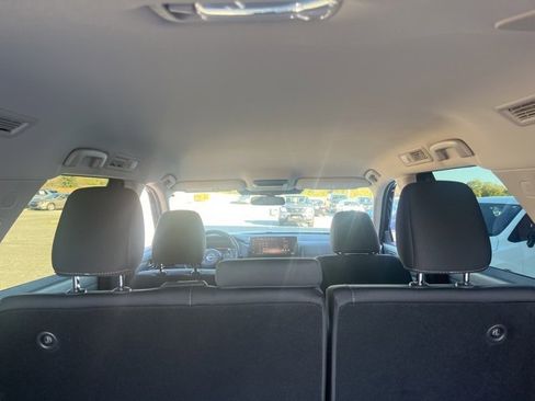 New 2026 Nissan Pathfinder S image 26