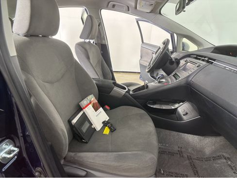 Used 2014 Toyota Prius Three image 24
