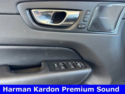 Certified 2023 Volvo XC60 B5 Plus image 10
