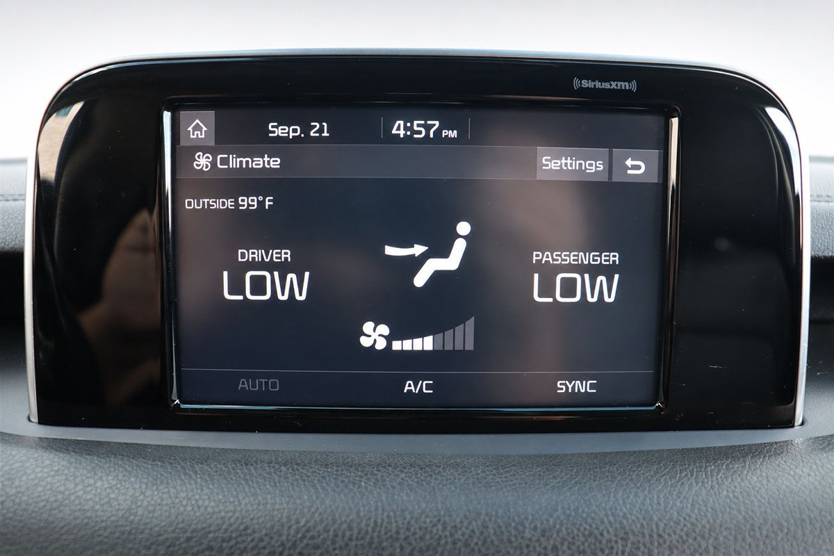 Used 2019 Kia Stinger RWD image 36