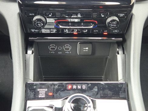 New 2025 Jeep Grand Cherokee L Limited w/ Black Appearance Package image 16