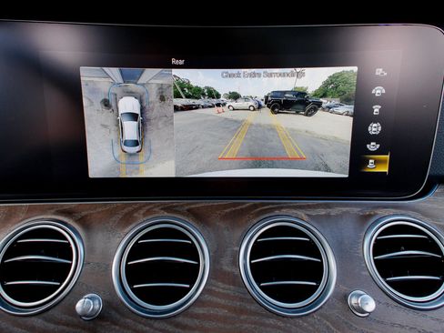 Used 2022 Mercedes-Benz E 350 Sedan image 21