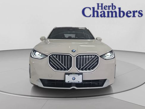 Used 2025 BMW X3 xDrive30i w/ Premium Package AWD/4WD image 2