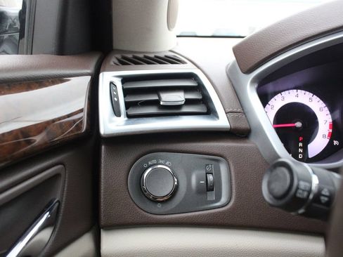 Used 2011 Cadillac SRX Luxury FWD image 9