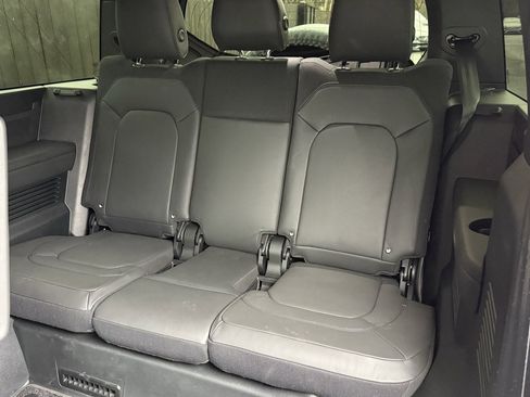 Certified 2025 Land Rover Defender 130 V8 image 23