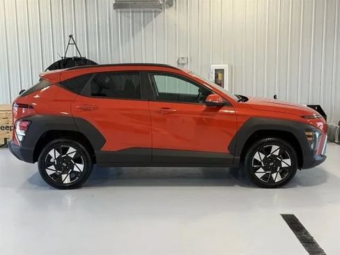 Used 2025 Hyundai Kona SEL AWD/4WD image 2